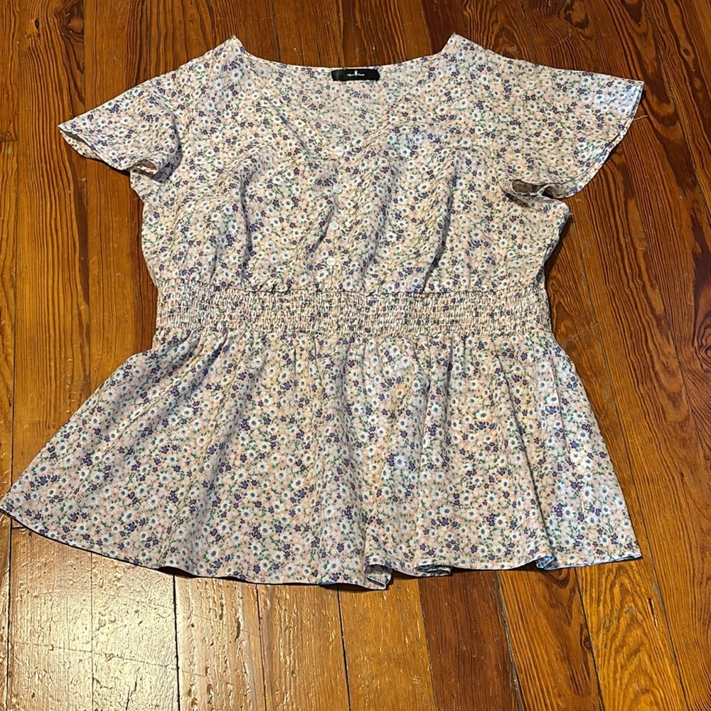 Sweet Floral Blouse With Flutter Sleeves